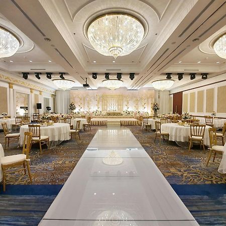 Crowne Plaza Jeddah By Ihg Hotel Luaran gambar The ballroom of the hotel