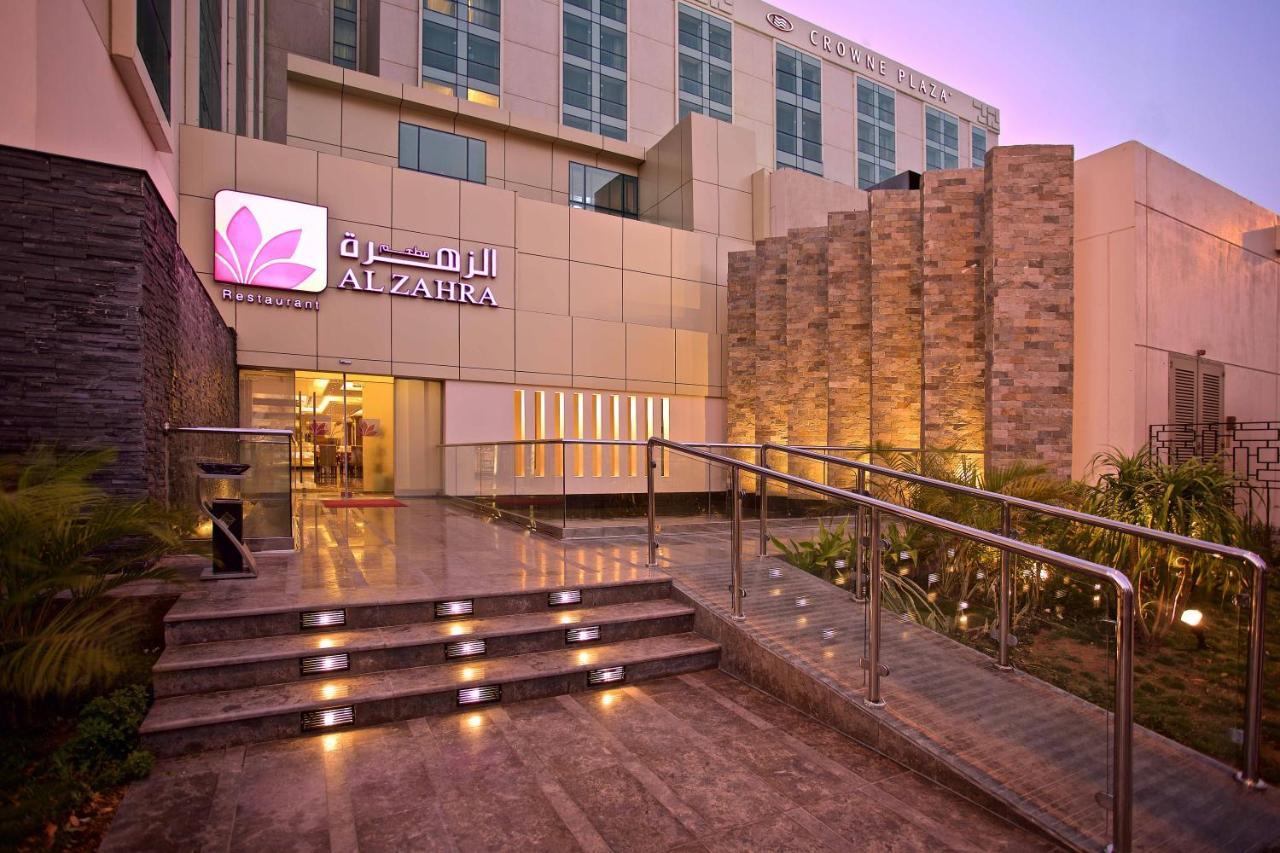 Crowne Plaza Jeddah By Ihg Hotel Luaran gambar Al Zahra Hospital